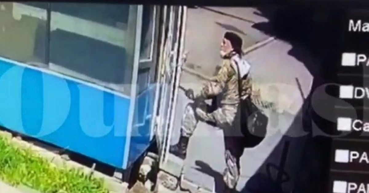 Алматыдағы атыс: күзетшіге шабуыл жасалған сәттің видеосы тарады (видео)