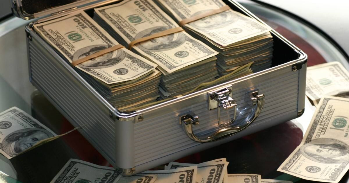 Forbes: Алты қазақстандық әлемдегі ең бай адамдардың тізіміне енді