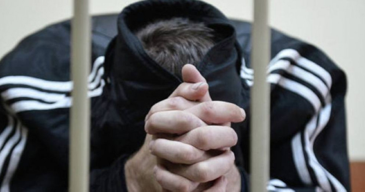 Досының өлімін естіп, ашуланған: Алматыда лифтіні тепкілеген азамат ұсталды