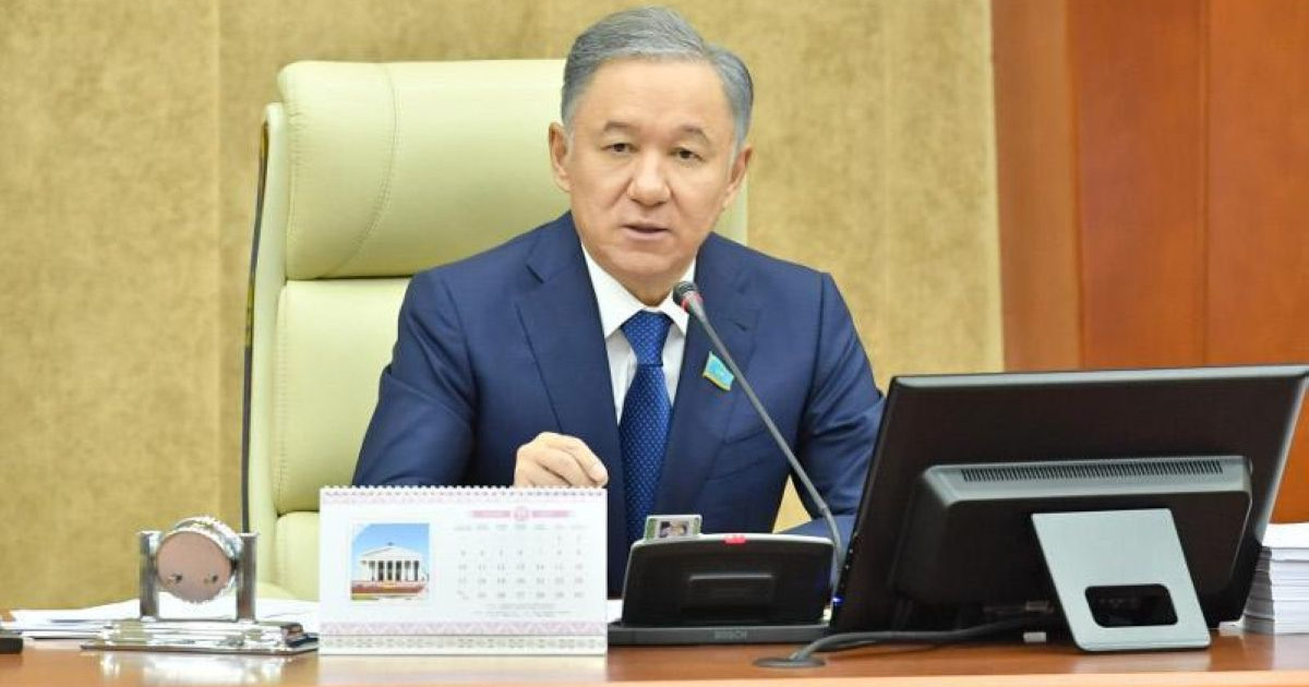 Қаулы арқылы байланысуды қою керек: Мәжіліс төрағасы министрдің жұмысын сынады