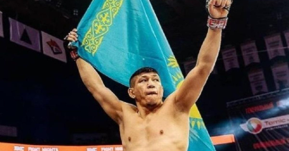 Қуат Хамитов қарсыласын бірінші раундта буындырып тастады