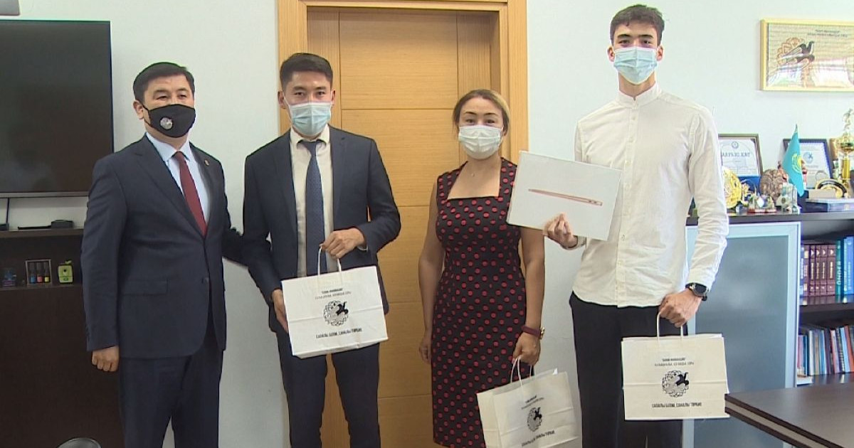 ҰБТ-дан 140 балл жинаған оқушы Қазақстанда оқитынын айтты