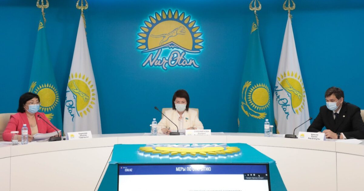 Мұғалімдер 100% вакцина алса ғана офлайн оқуға көшеміз – Бас санитар дәрігер