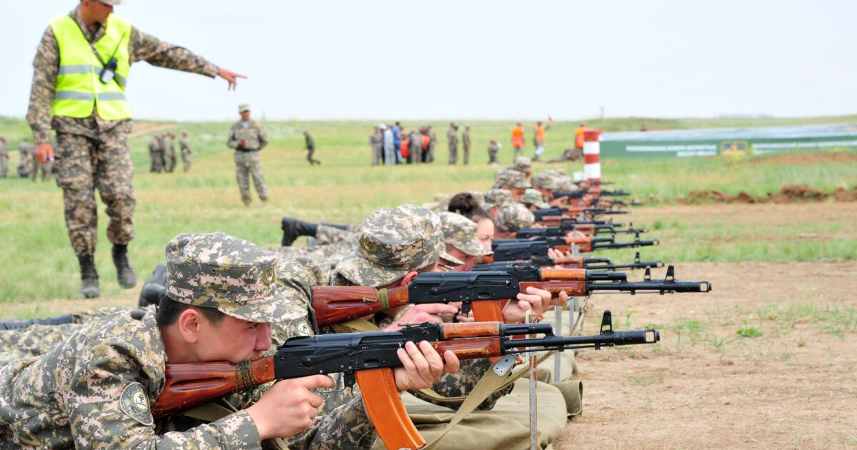 Қорғаныс министрі Ауғанстандағы ахуалға байланысты: Қазір бізге негізгі күш-жігерді қайда бағыттау керек екенін айқындау қажет
