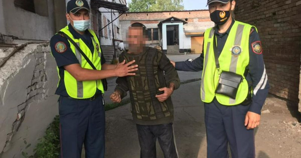 Әйелі тастап кеткен азамат көпқабатты үйдің терезесінен секірмек болған