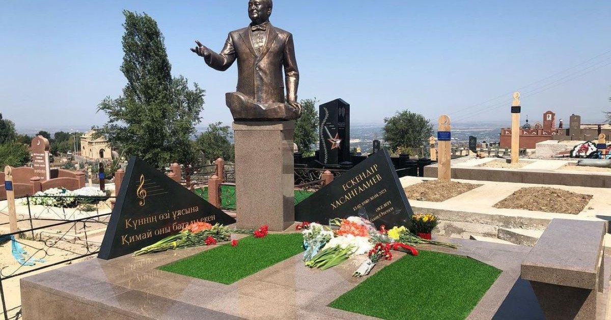 Ескендір Хасанғалиевке ескерткіш орнатылды
