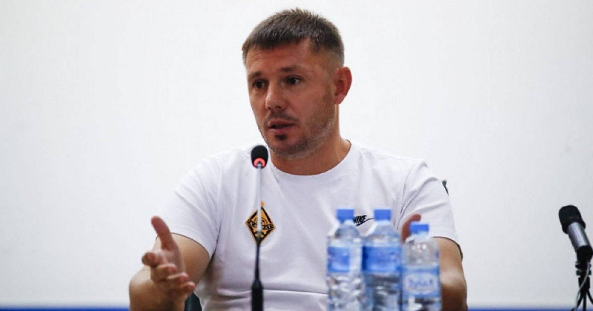 «Қайрат» клубының бас жаттықтырушысы отставкаға кетті
