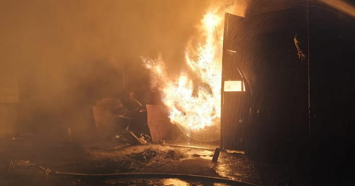 Талдықорғанда цех өртенді: 3 адам зардап шегіп, біреуі ауыр халде жатыр