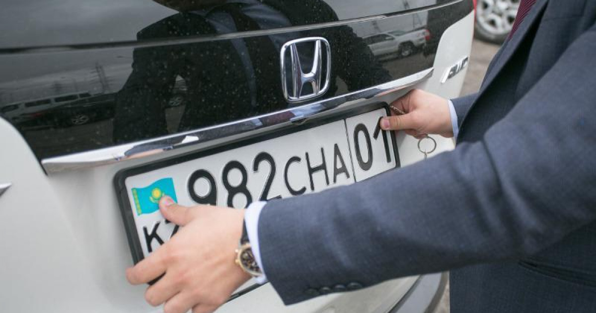 Қазақстандықтар жаңа көліктерді уақытша тіркей алмайды – ХҚО