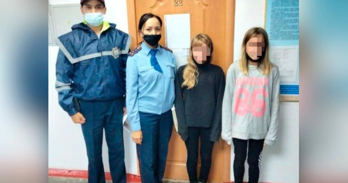 Ақтөбеде үйінен қашып кеткен жасөспірімдер подъезде түнеген