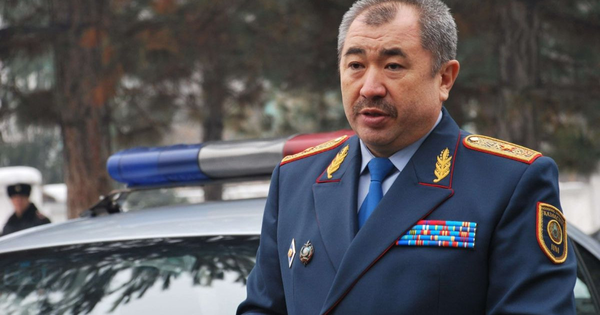 Алматыдағы атыс: министр қаза тапқандардың отбасына көңіл айтты