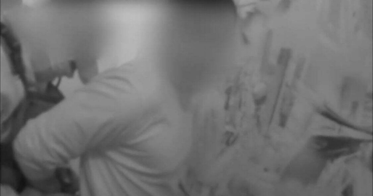 Түркістандық полицейлер 5-қабаттан секірмек болған ер адамды құтқарды
