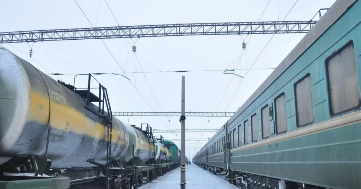 Зардап шеккендер бар: Қостанай облысында көлік пен пойыз соқтығысты