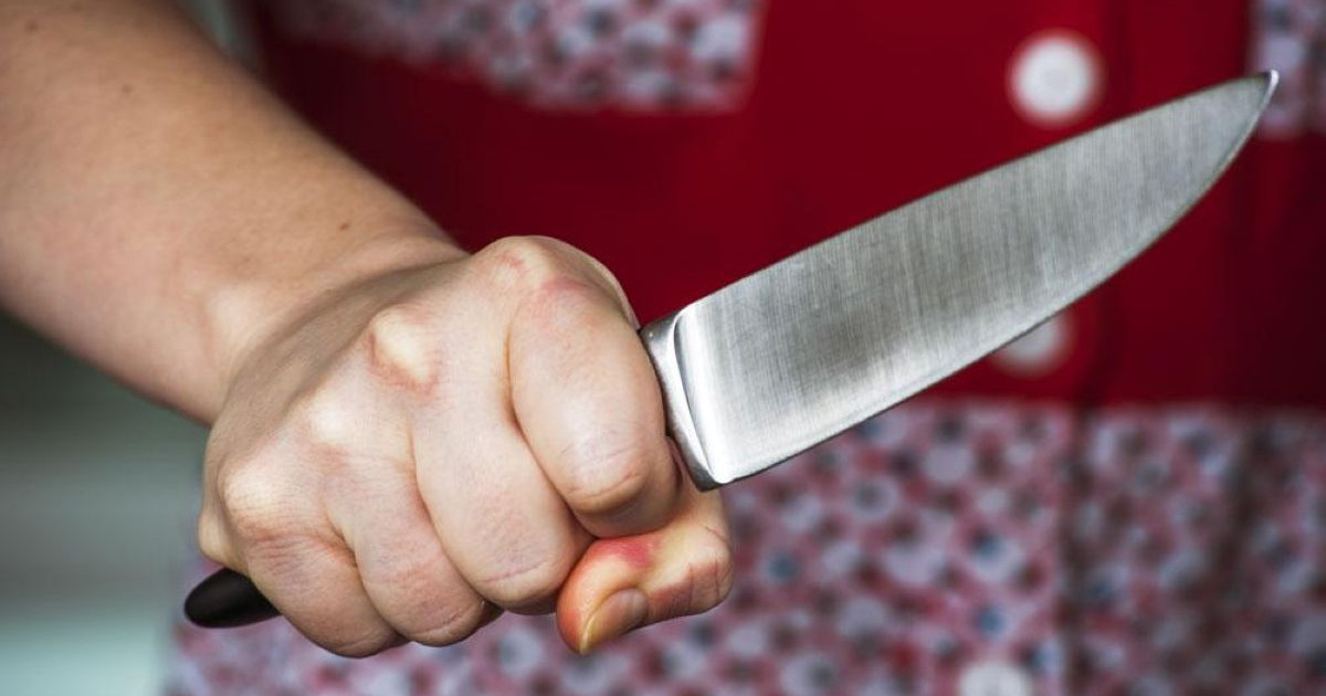 Сәбиін 38 жерден пышақтап өлтірген атыраулық әйел қылмыстық жауапкершіліктен босатылады