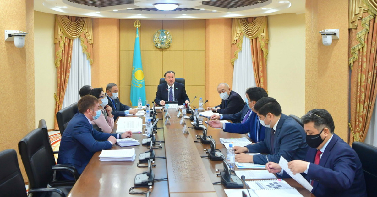 Сенатта «Бәйтерек» зымыран кешенін құру туралы заң жобасы талқыланды