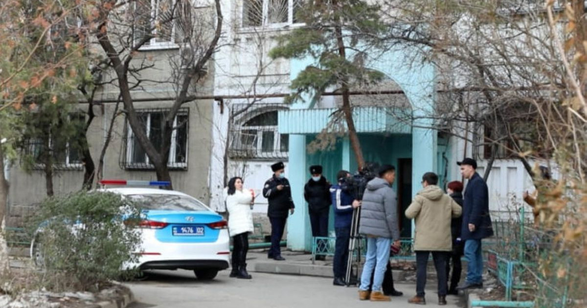 9-қабаттан 3 баласымен cекіріп кеткен әйелдің көршісі тың дерек айтты