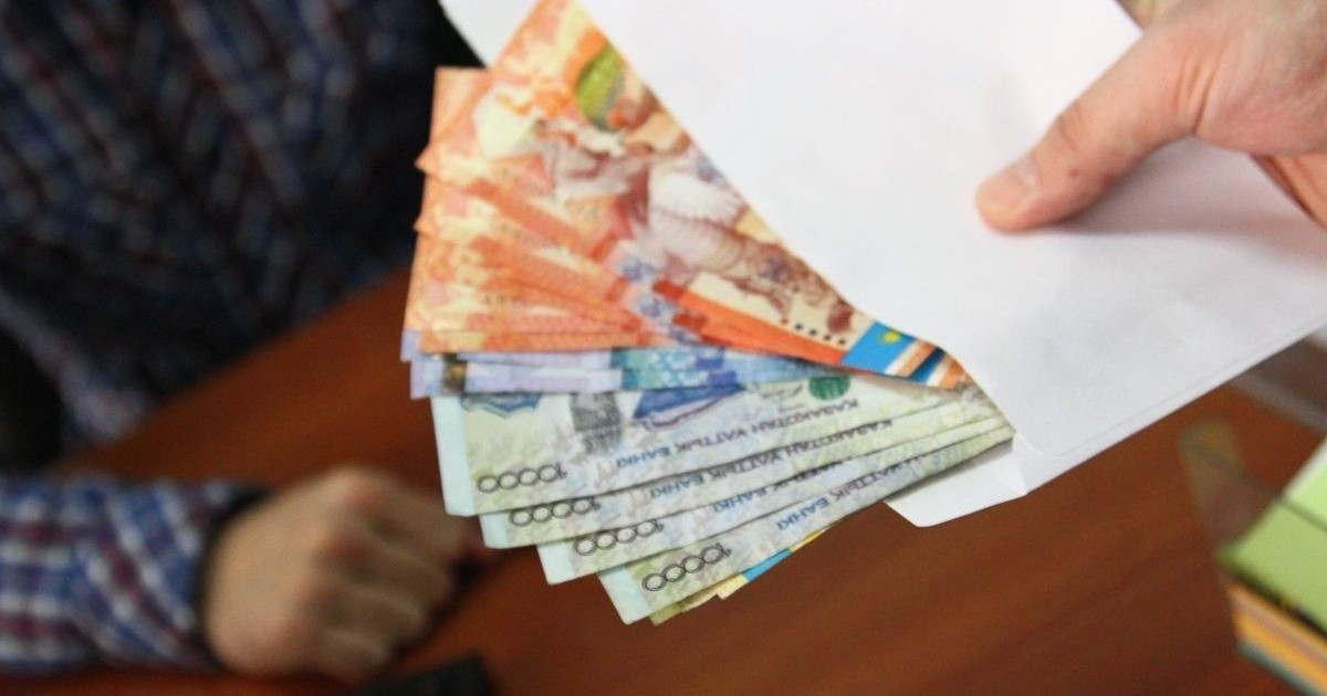 Шекарадан мал өткізуге көмектесіп, пара алып отырған лауазымды тұлғалар ұсталды