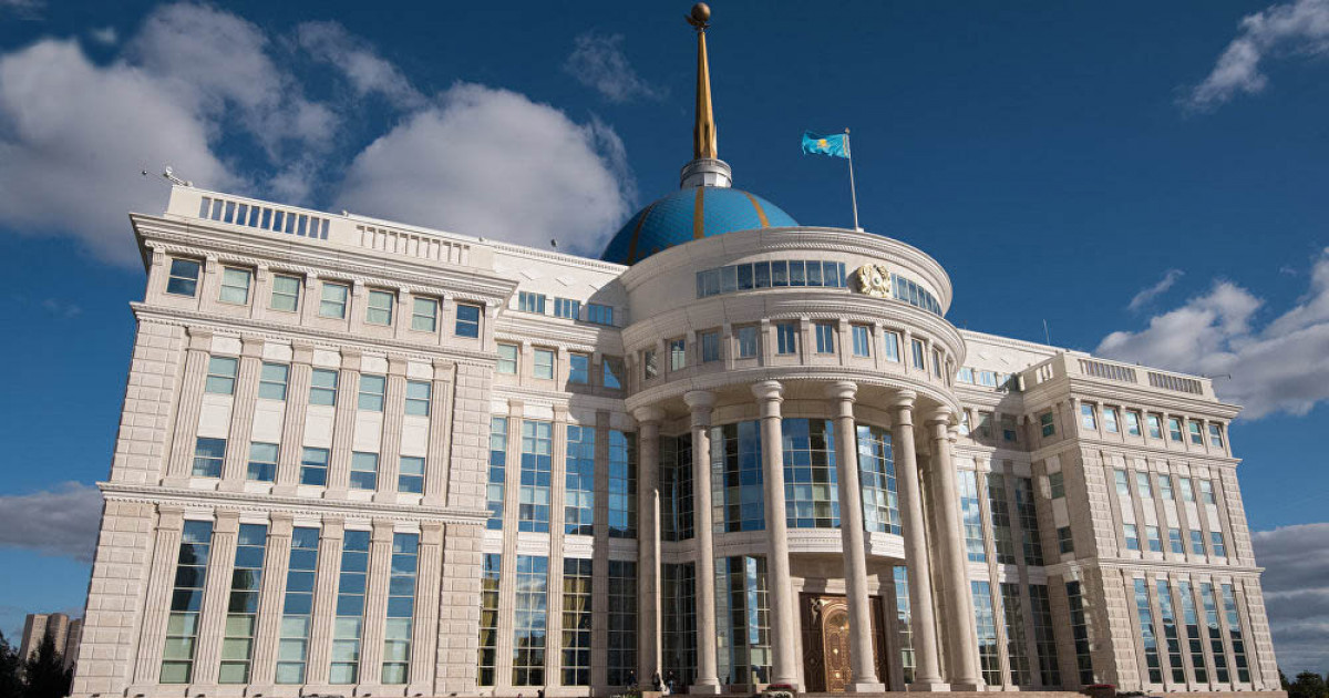 Ақорда резиденциясының алдында мемлекеттік ту көтеру рәсімі өтті
