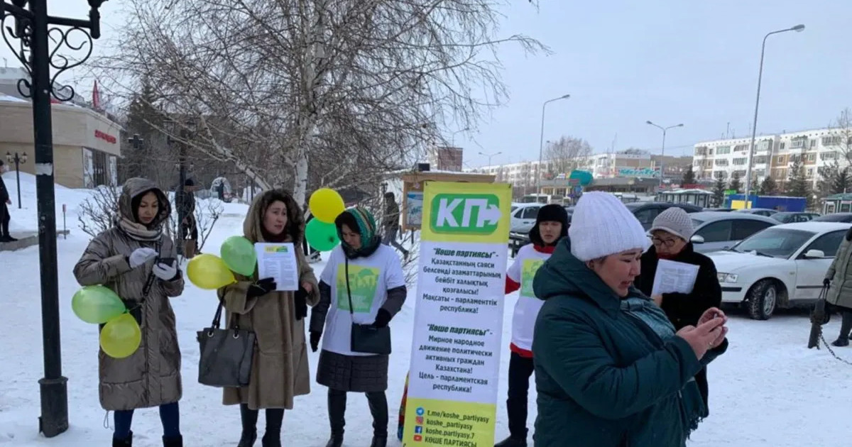 Сот «Көше партиясының» белсенділерін босатудан бас тартты