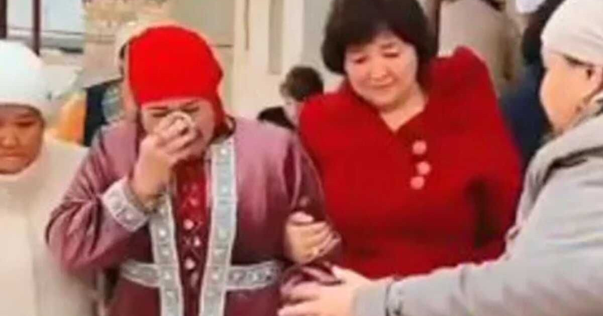 «Кәрі қыздың» сыңсуы көпшілікті тәнті етті (ВИДЕО)