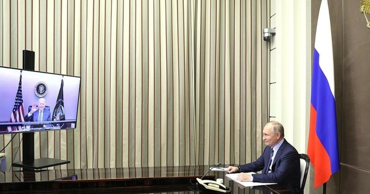 Путин мен Байден бейнебайланыс арқылы келіссөз жүргізіп жатыр