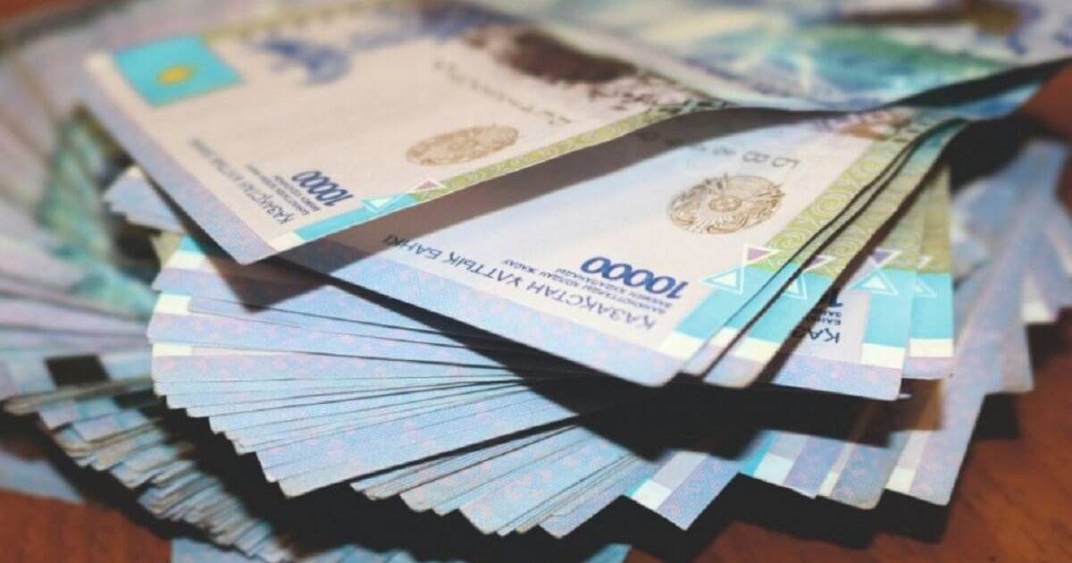 Атырауда 6 млн теңгені қалтасына басқан мектеп директоры сотталды