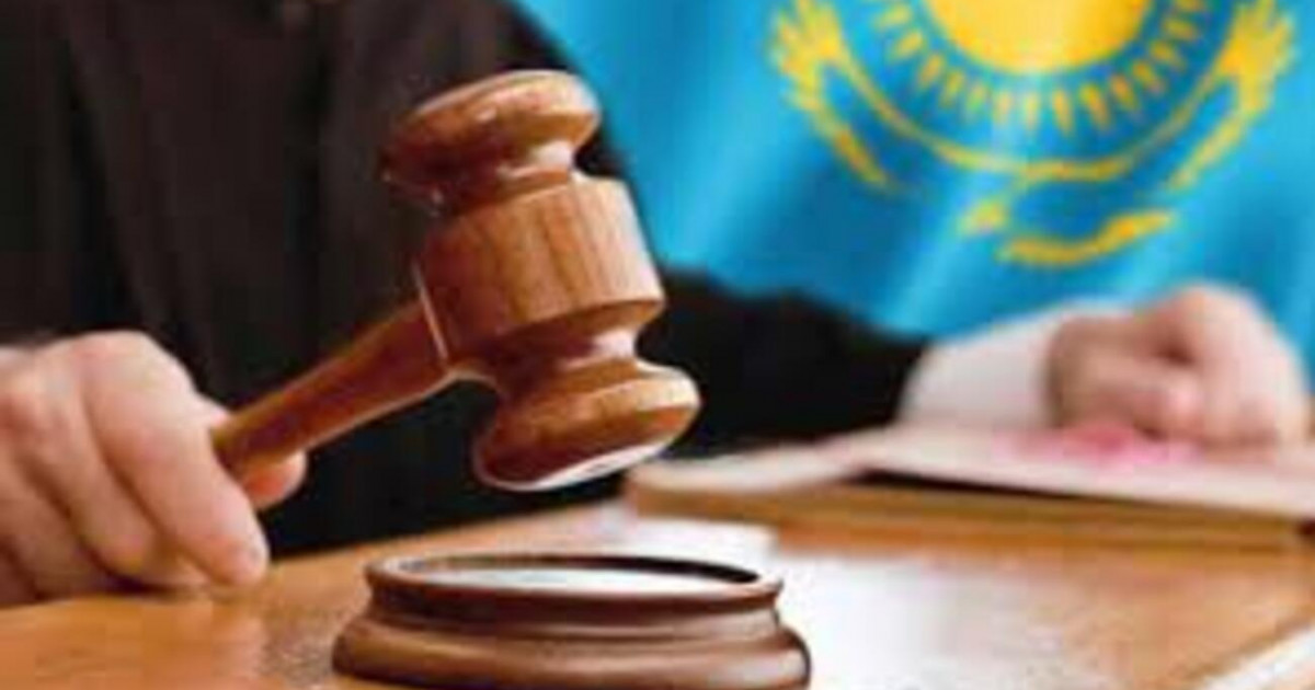 Депутат өзін «ақымақ» деген ер адамды сотқа берді