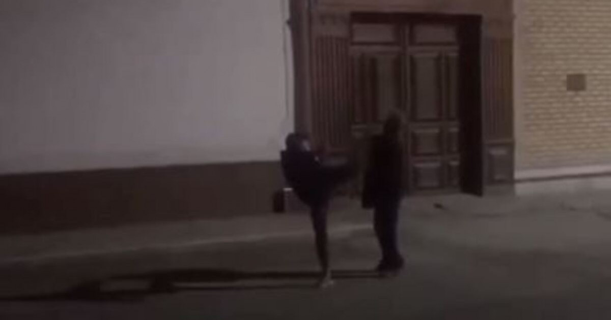 Қарияны бастан тепкен мектеп оқушысы ұсталды