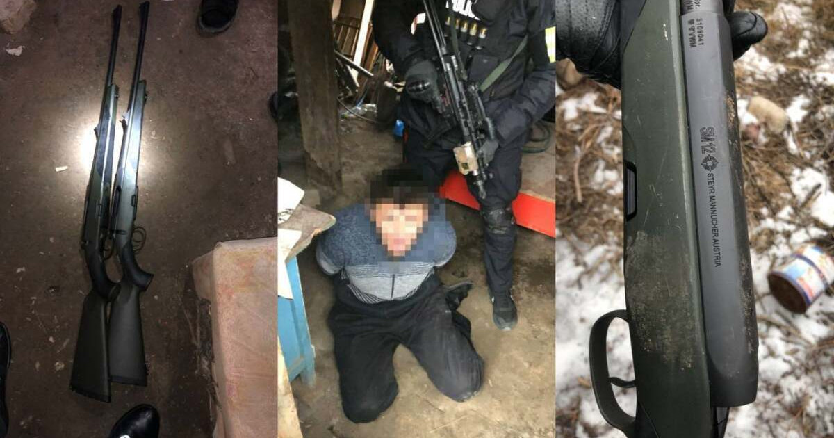 Алматының орталығында қару ұстаған екі адам ұсталды