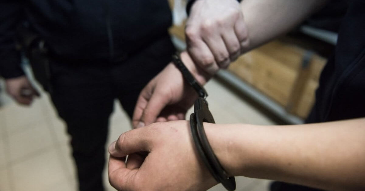 Атырауда аса ірі көлемде қаржы ұрлаған лауазымды тұлға ұсталды