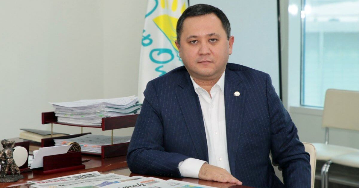Болат Кальянбеков Мәжіліс аппараты басшысының орынбасары болып тағайындалды