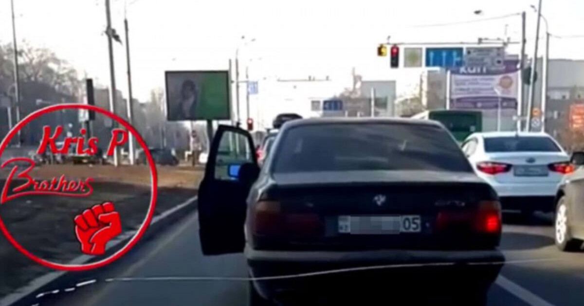 Алматыда жолға түкірген BMW жүргізушісі жазаланды
