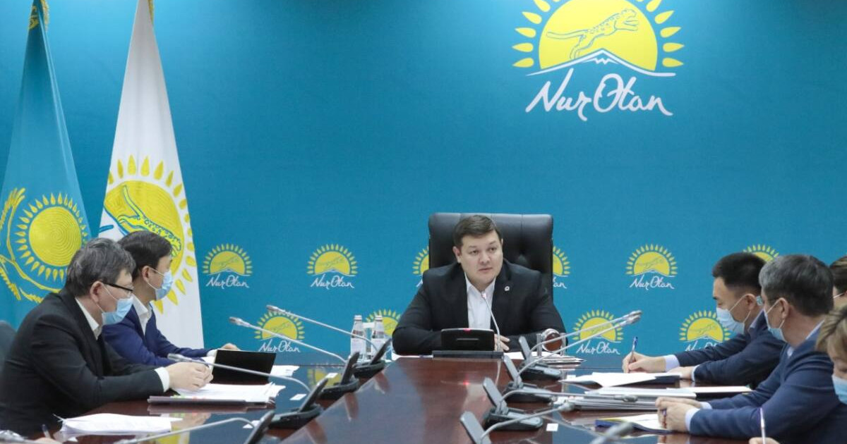Асхат Оралов Nur Otan-ның өңірлік филиалдарымен кеңес өткізді