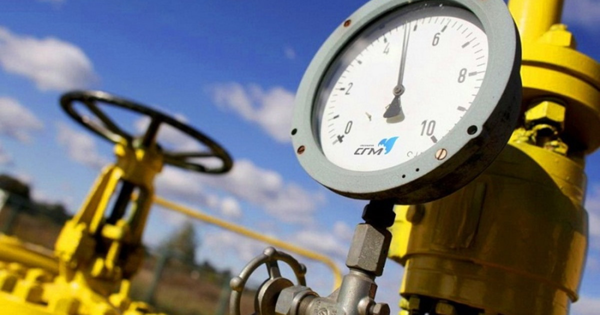 Партия өкілдері мүгедектің үйіне газ тартып берді
