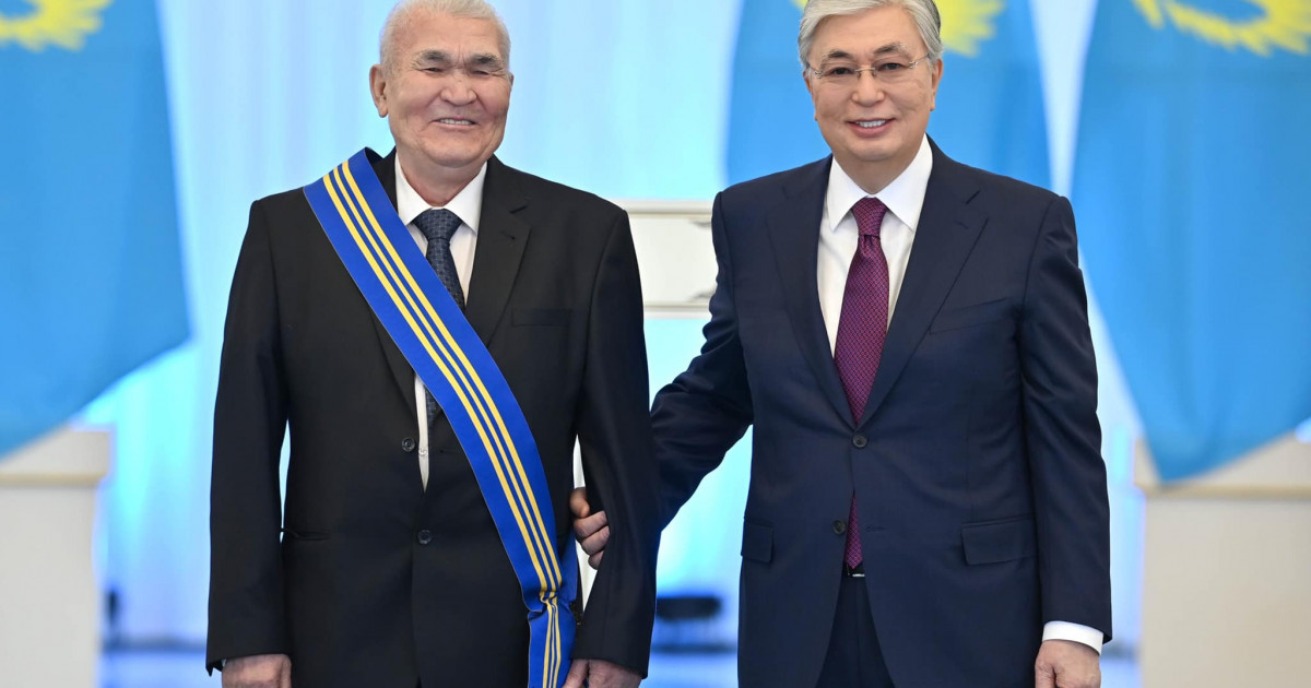Президент Елтаңба авторын құттықтады