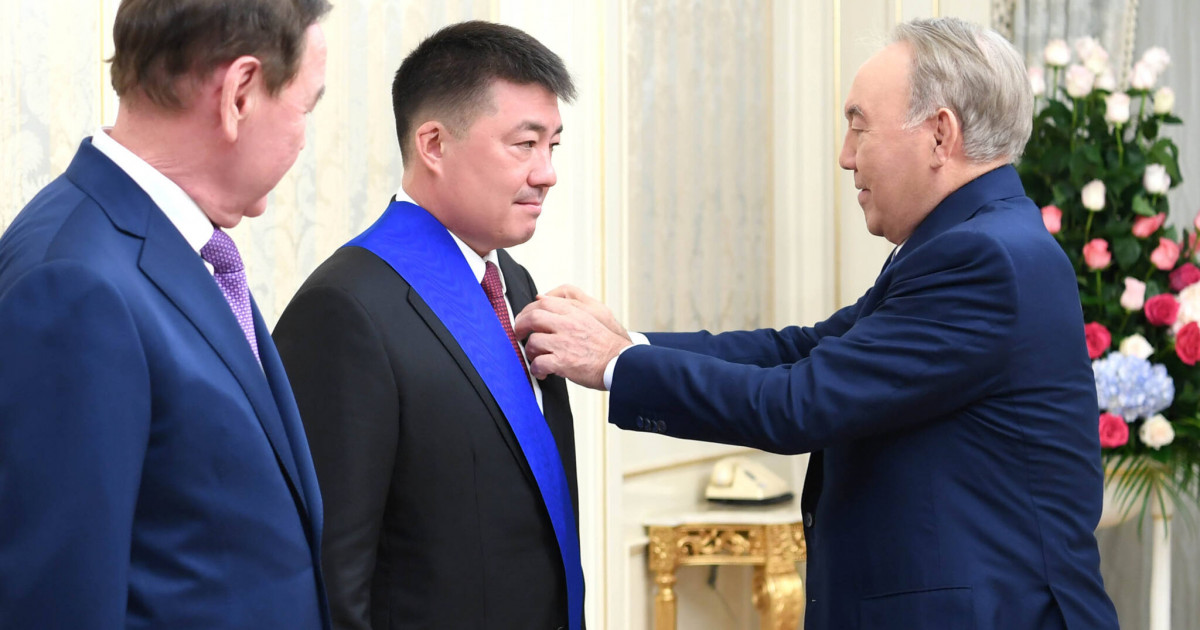 Елбасы өзінің көмекшісін қайта тағайындады