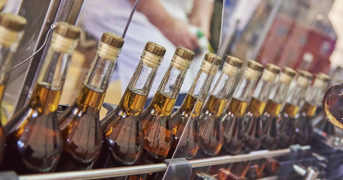 Үкімет арақ пен коньяктың ең төменгі бағасын белгіледі