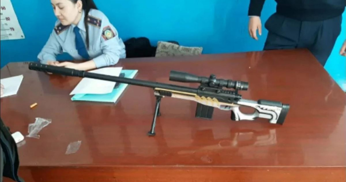 Семейде жас жігіт ойыншық мылтықпен тұрғындарды қорқытты