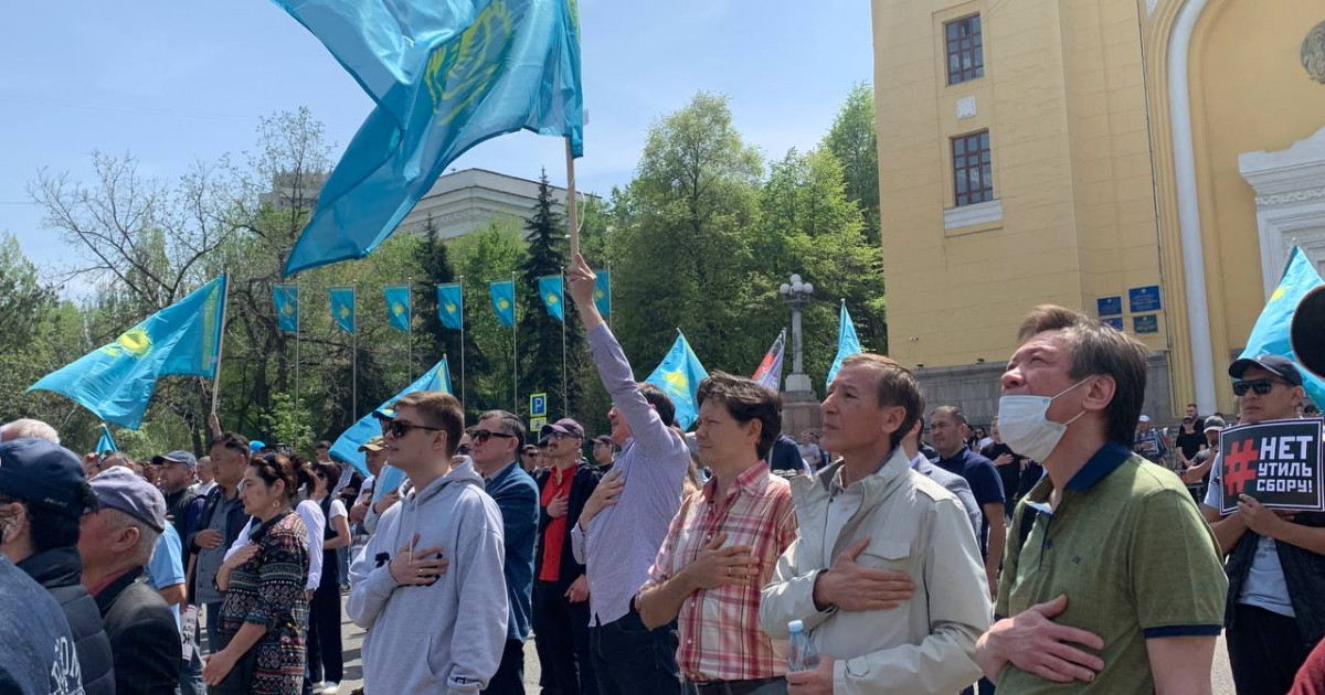 Болат Әбіловтер тағы бір митинг өткізіп жатыр (ФОТО)
