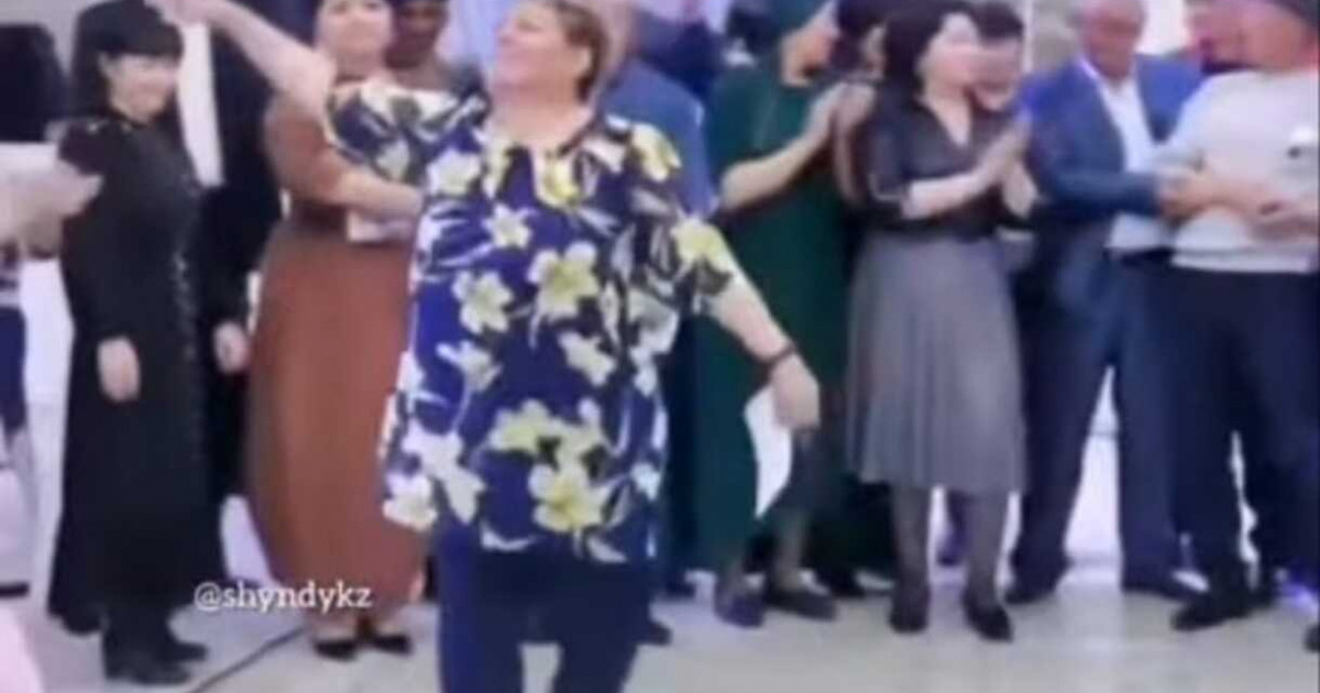 «Мәә, мына тәте от қой!..»: жұрт тойдағы егде әйелдің ерекше биін талқылап жатыр (ВИДЕО)