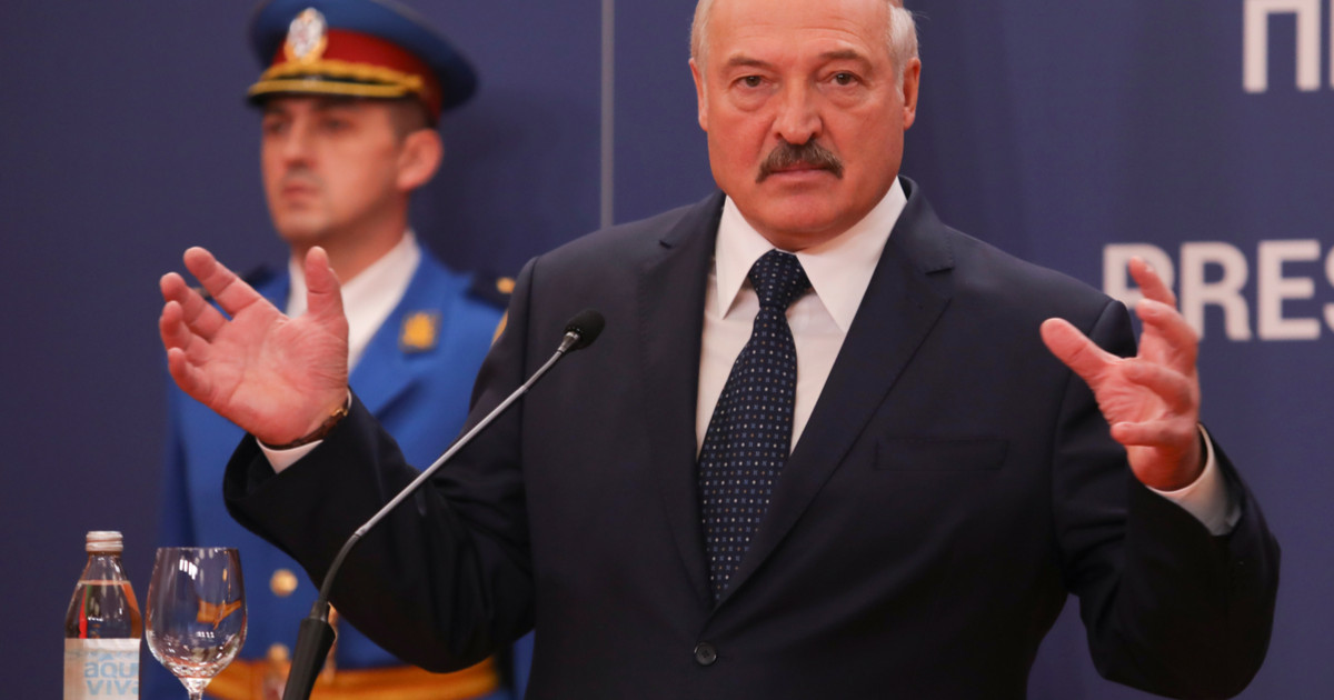 «Бізде диктатура болмаса, кедейлікте жүрер едік» - Лукашенко