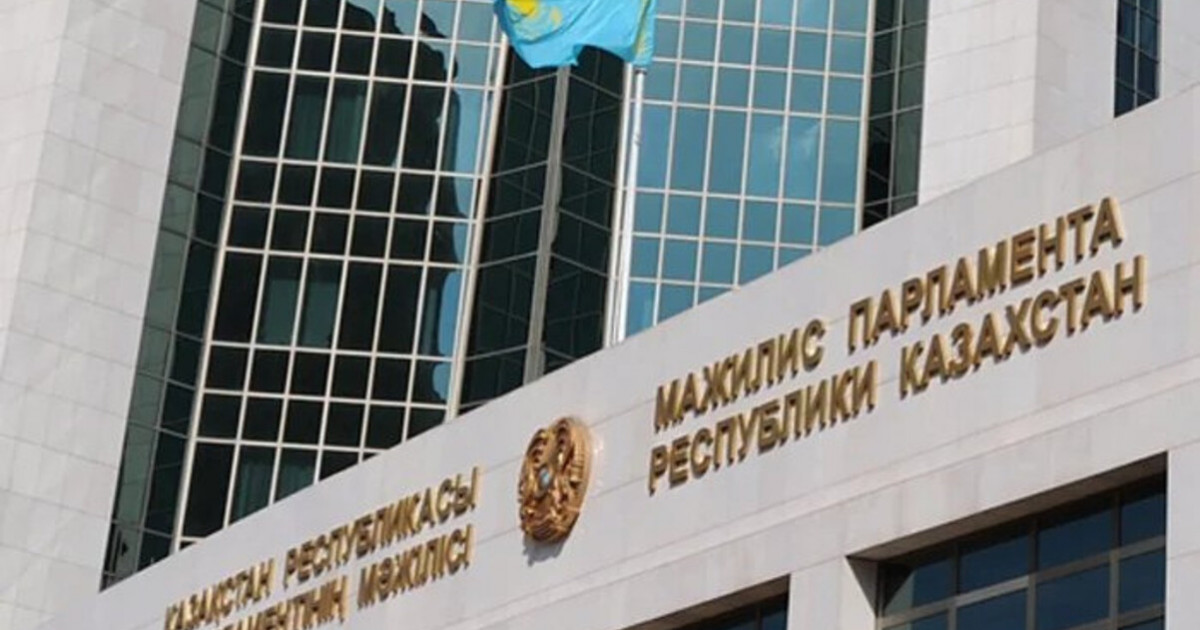 Парламент Мәжілісі кибербуллингке қатысты заңды қабылдады