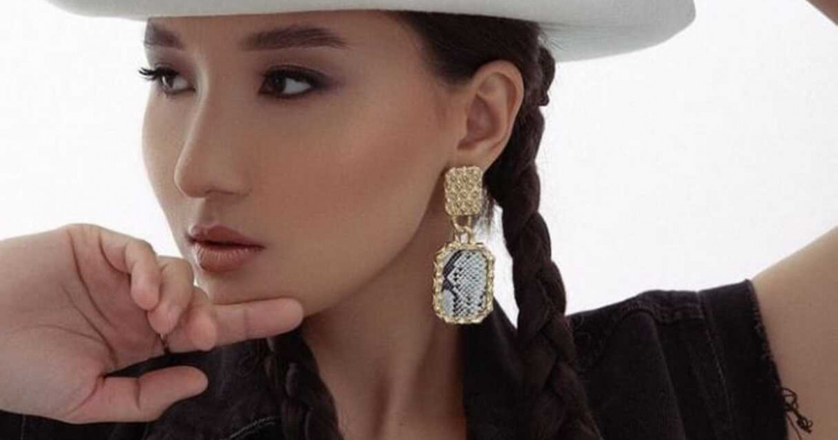 Әнші Ayree сүйіктісін көрсетті