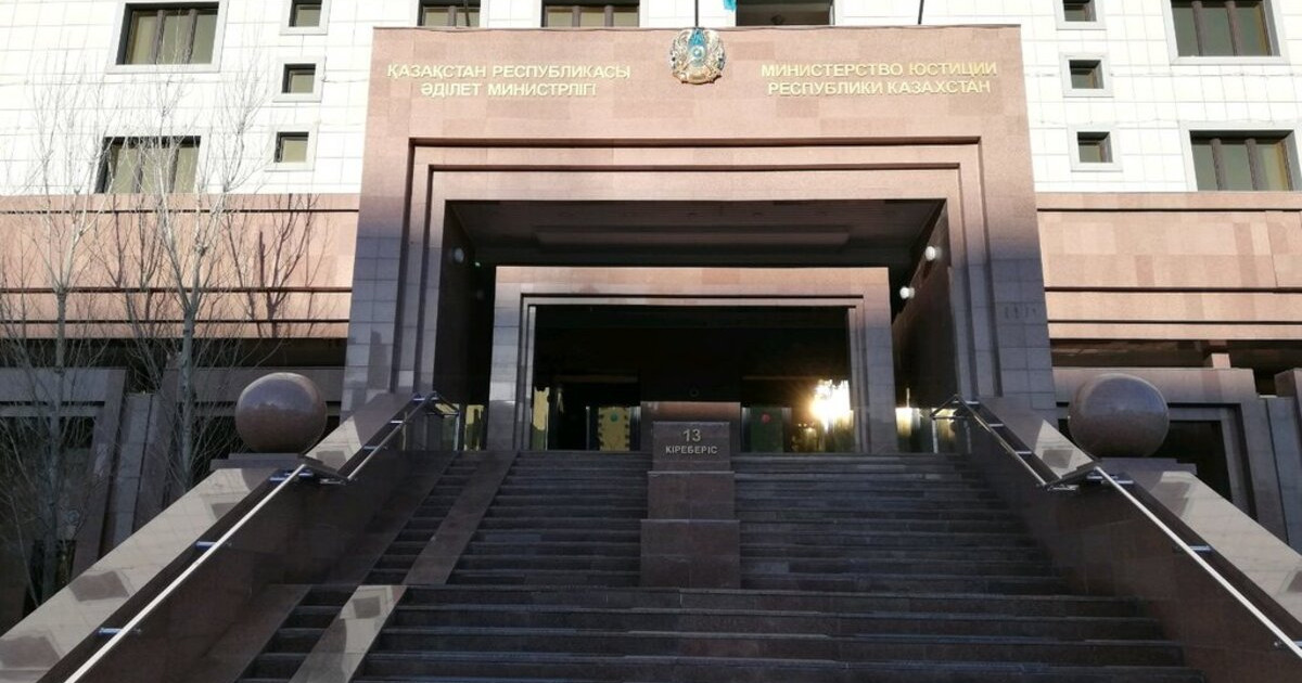 «Тіркейміз, ешқандай кедергі жоқ»: Әділет министрлігіне 3 партия құжат тапсырған