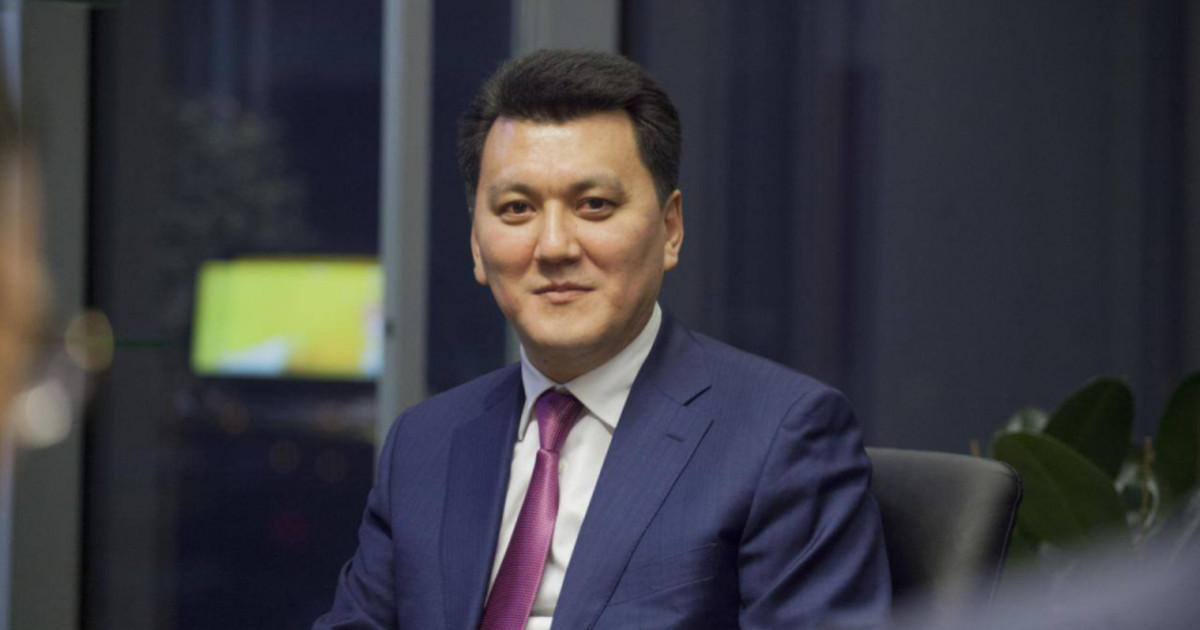 Ерлан Қарин Конституциялық реформаға қатысты маңызды сұрақтарға жауап берді