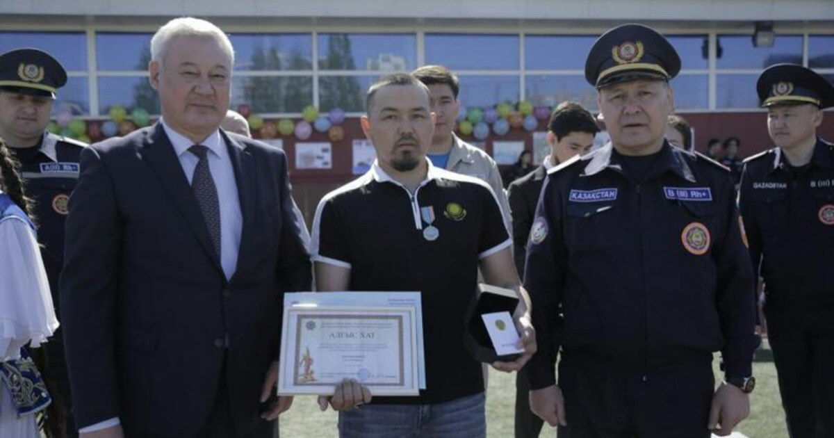 Сәбиттің досы Сағи Жылқышиев те төсбелгімен марапатталды