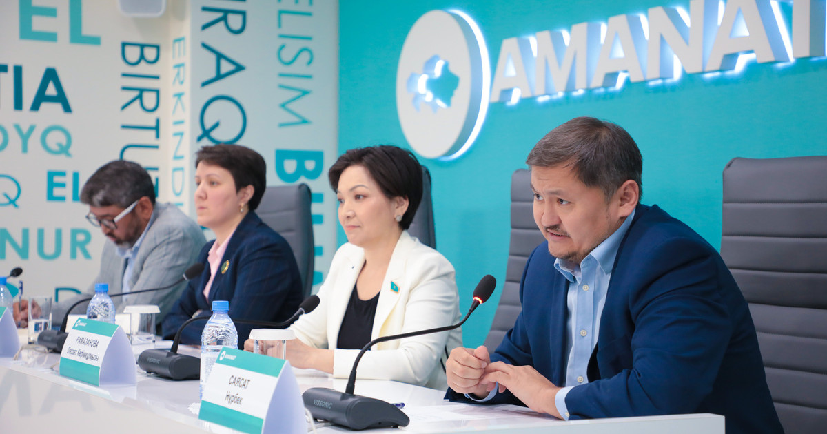 «AMANAT» партиясының мүшелері: Референдум – жаңа қоғамдық келісім