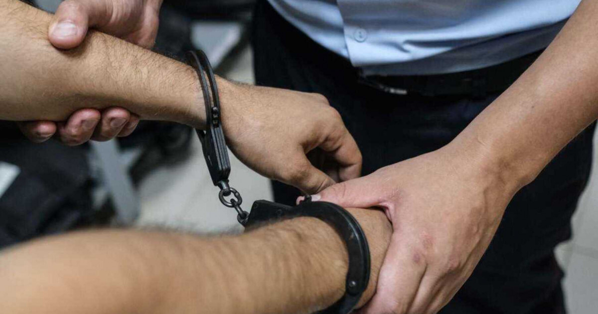 Такси жүргізушісі клиент кеудесіне бұрағыш тығып өлтірді