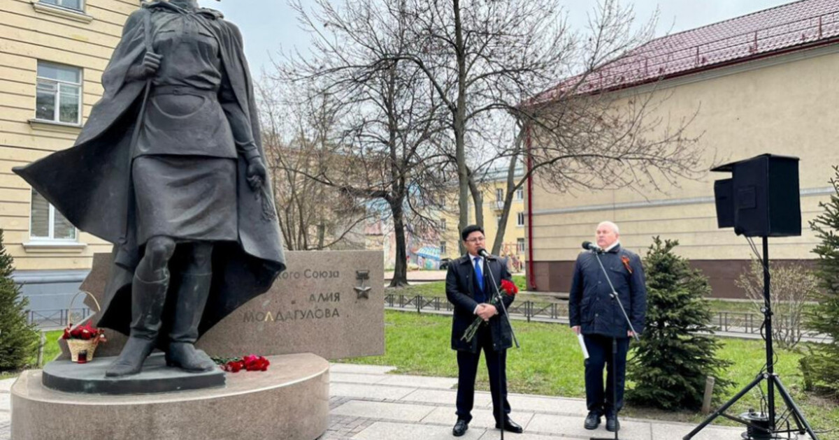 Санкт-Петербургте Әлия Молдағұлованы еске алу рәсімі өтті