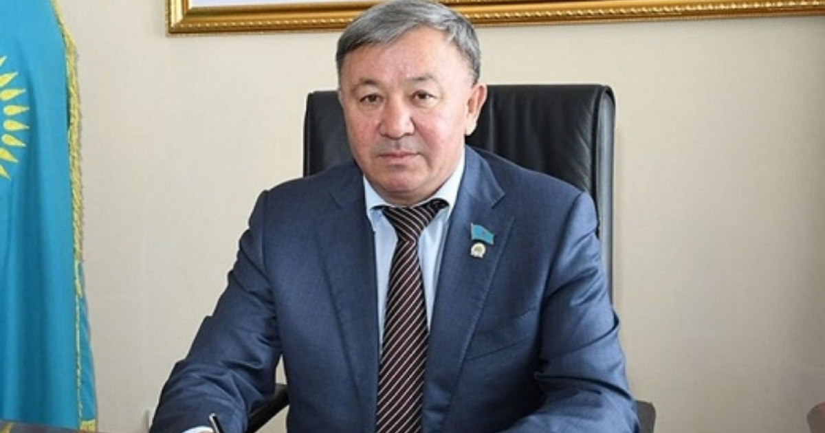 Сенат отырысында депутат Жанболат Жөргенбаев ант берді